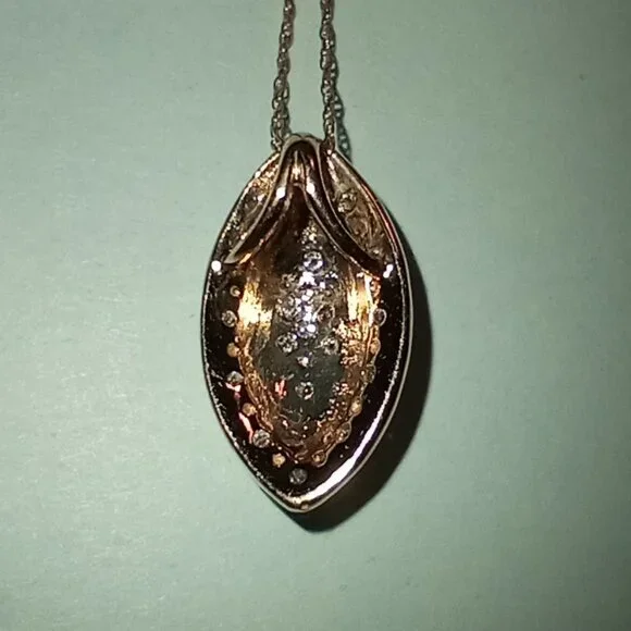 14kt Gold Diamond Pendant - Picture 3 of 4